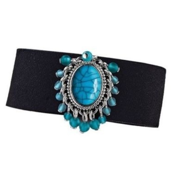 Avon Jewelry - AVON TRIBAL STYLE BRACELET (NEW) Avon Jewelry - AVON TRIBAL STYLE BRACELET (NEW)